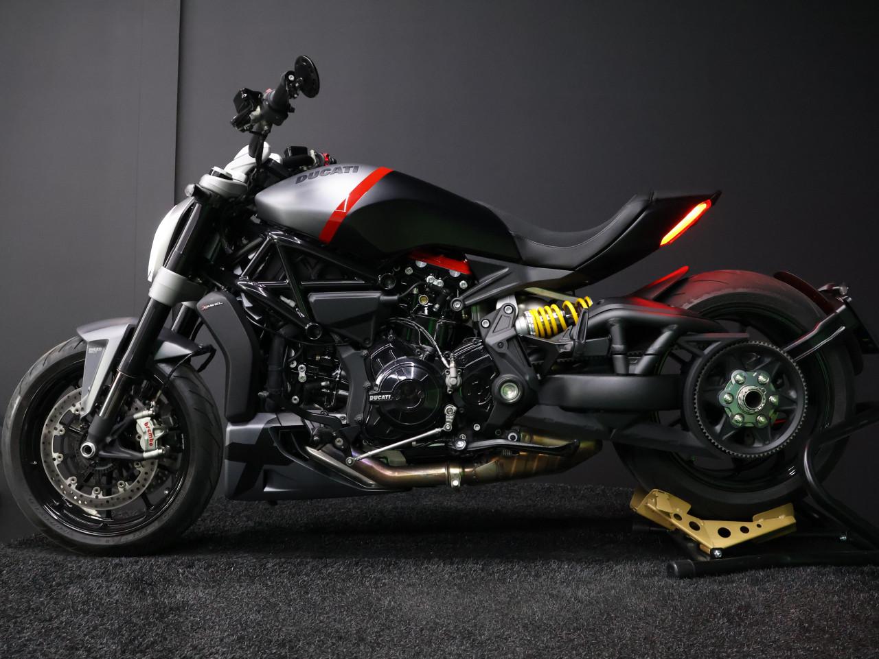 XDIAVEL BLACK STAR | 50st. Gelimiteerd!