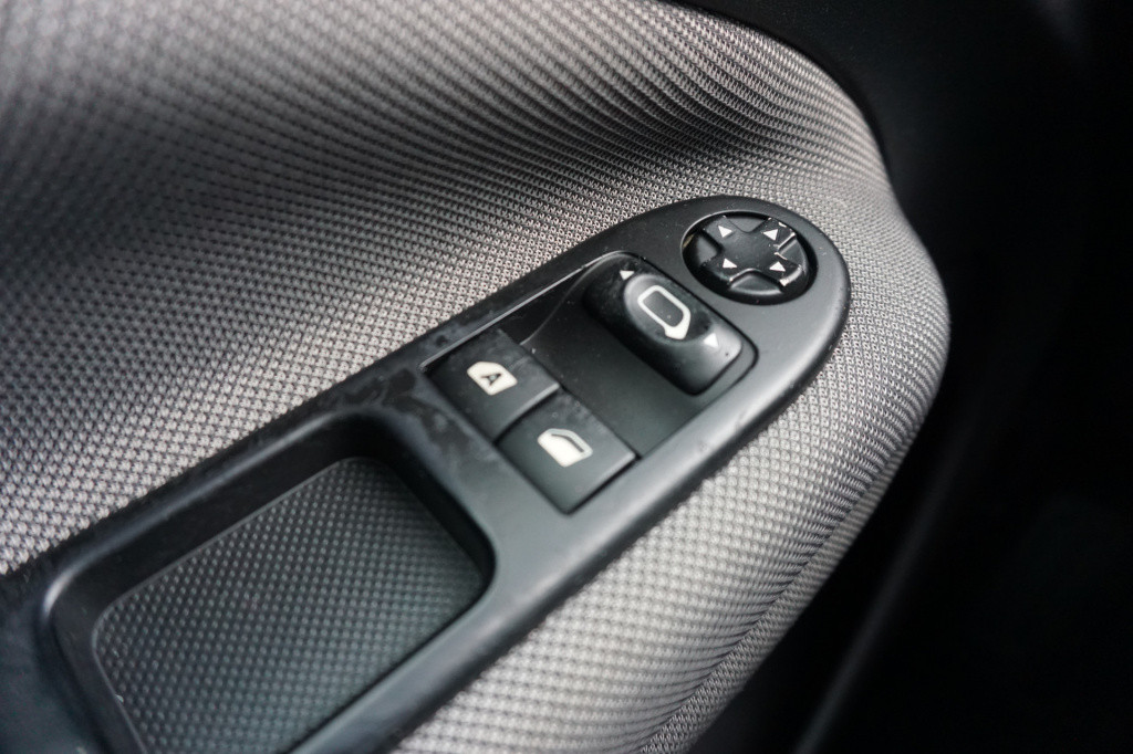 Citroen C3 picasso 1.4 vti aura airco  / elektr. ramen / trekhaak / nap