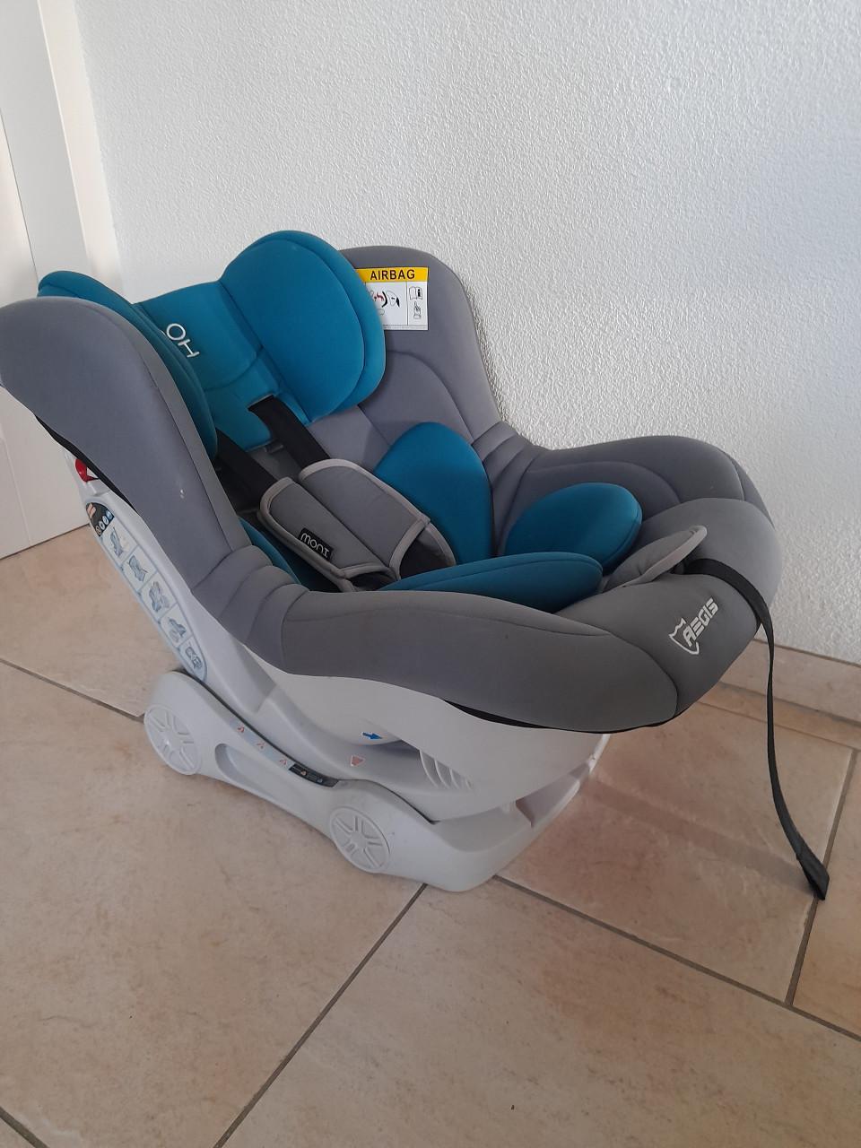 Autostoel  0 / 18 kg (in goede nette staat )