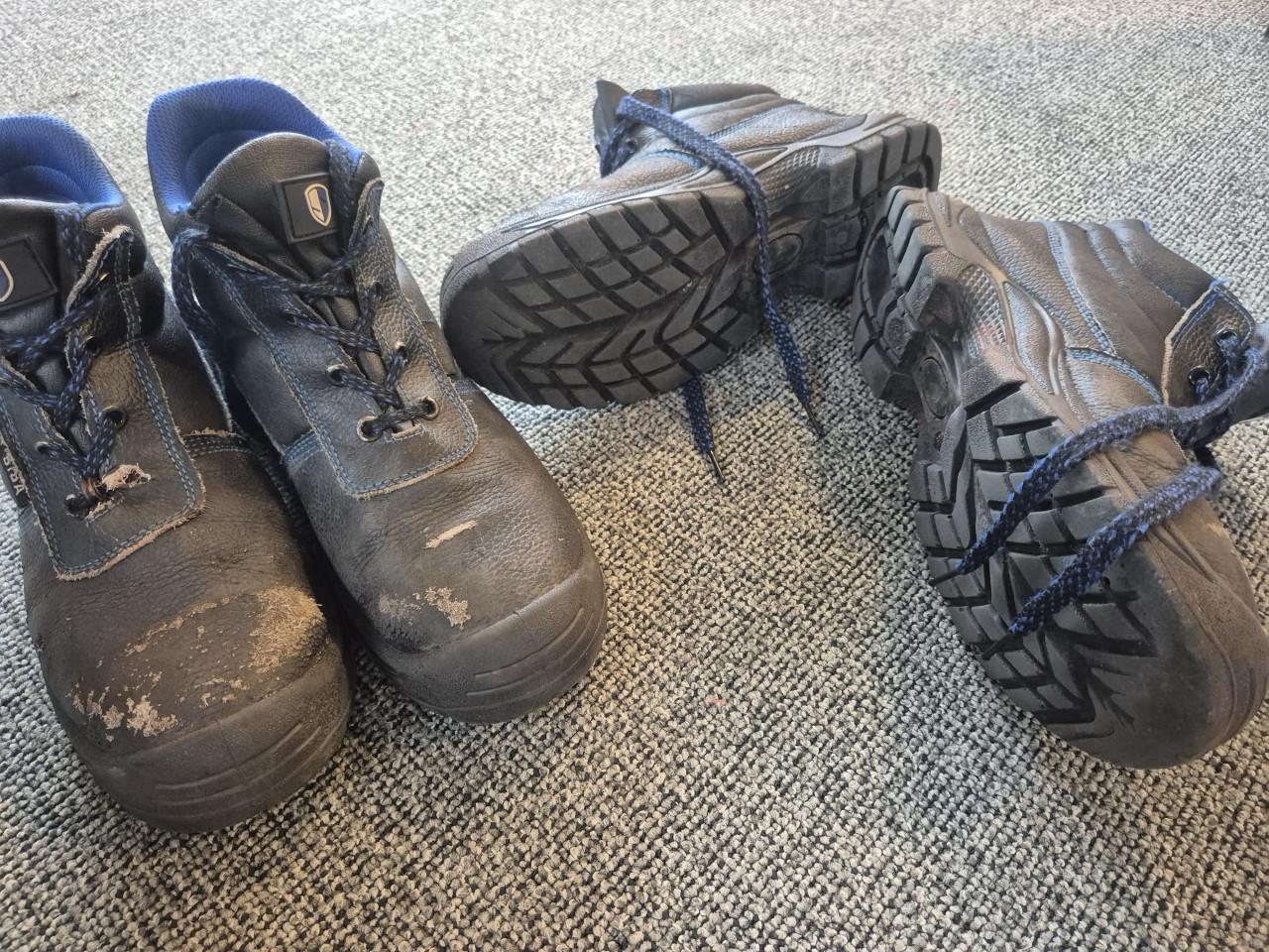 2 paar werkschoenen - 41