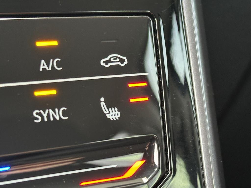 Volkswagen T-cross 1.0 tsi dsg style | camera | virtual | stoelverwarming |