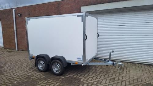 Nieuwstaat! Gesloten aanhangwagen.