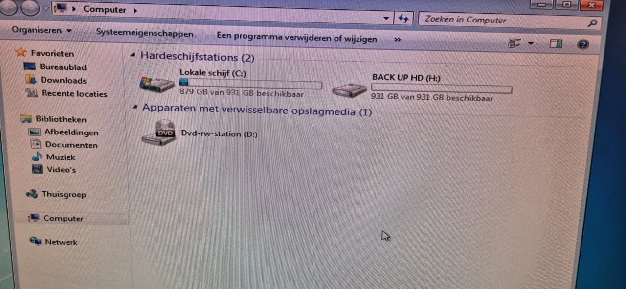 Pc met monitor en toetsenbord