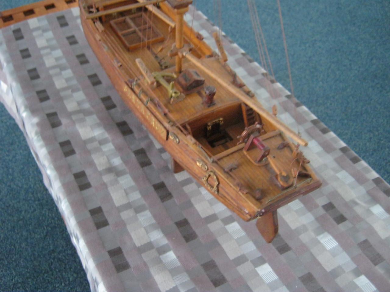 Modelscheepje SANTA CRUZ.