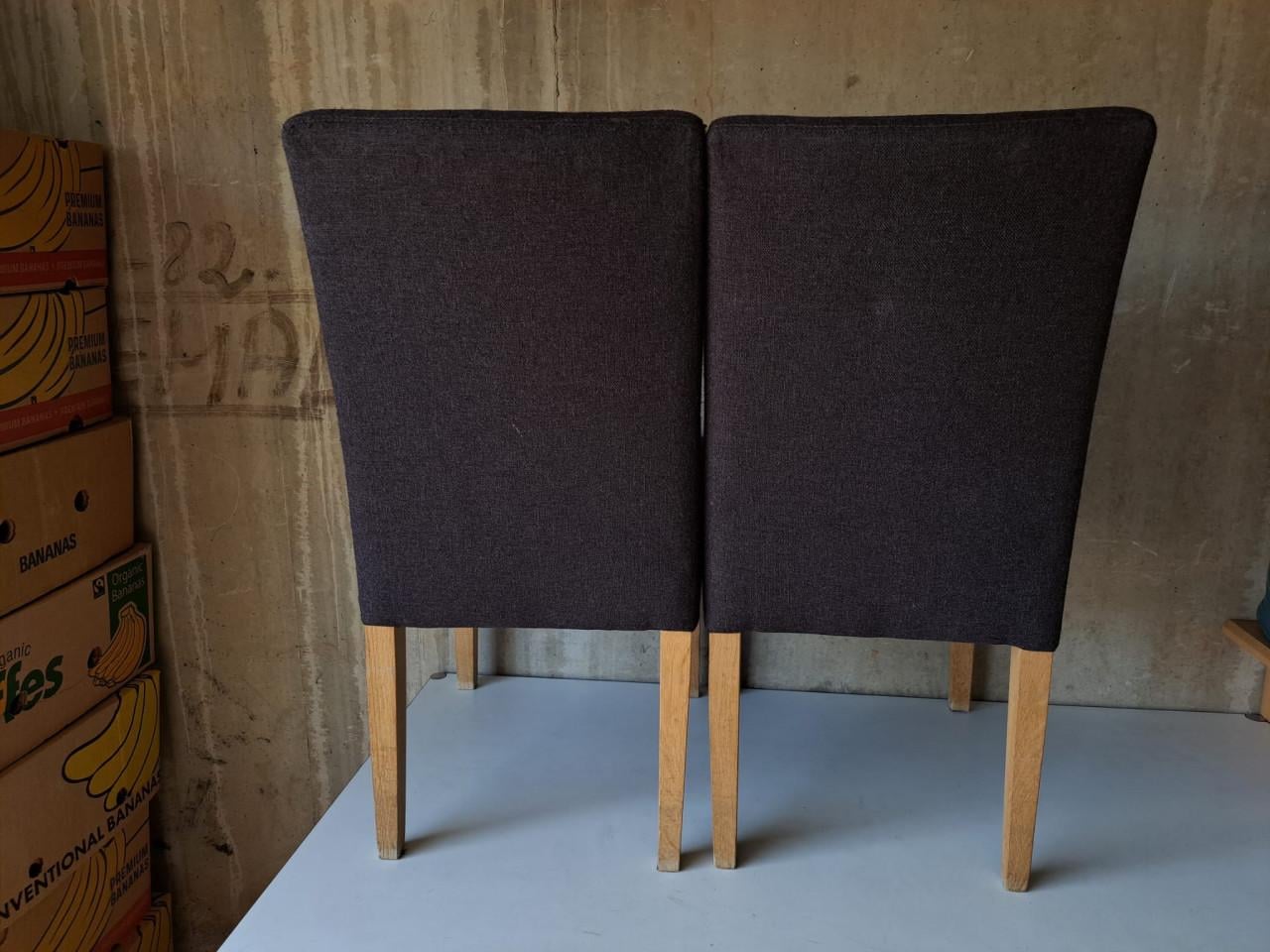 Te koop 2 mooie eetkamerstoelen