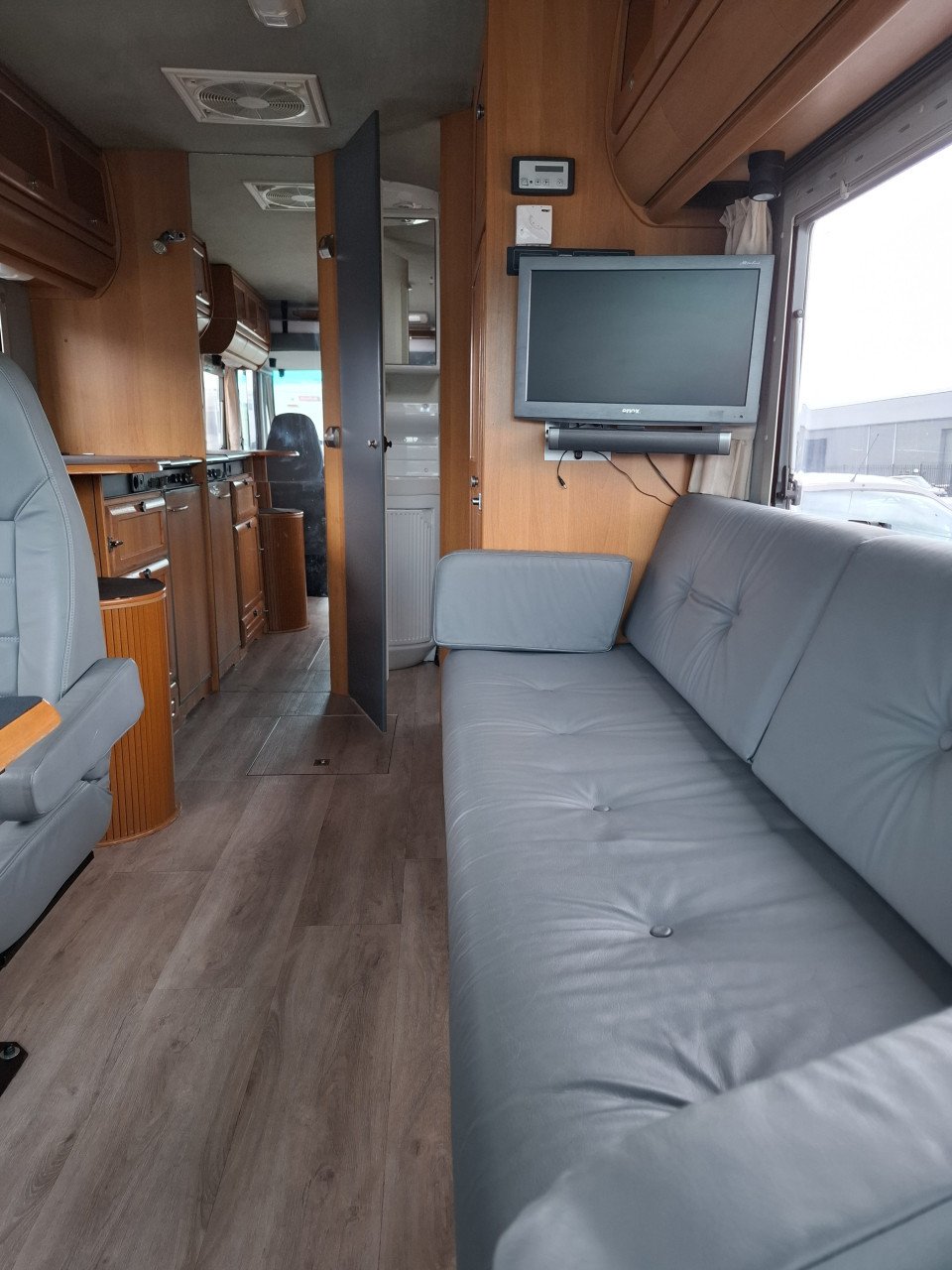 Camper
