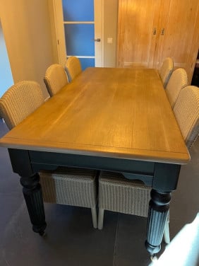 Mooie grote eikenhouten eettafel + 6 stoelen