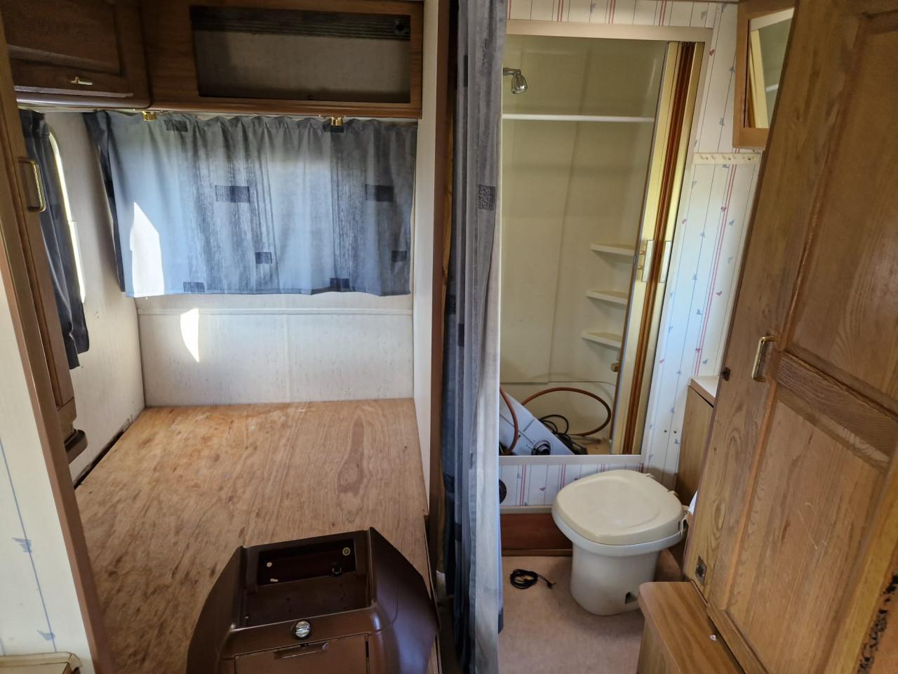 Chevrolet chevy v30 winnebago