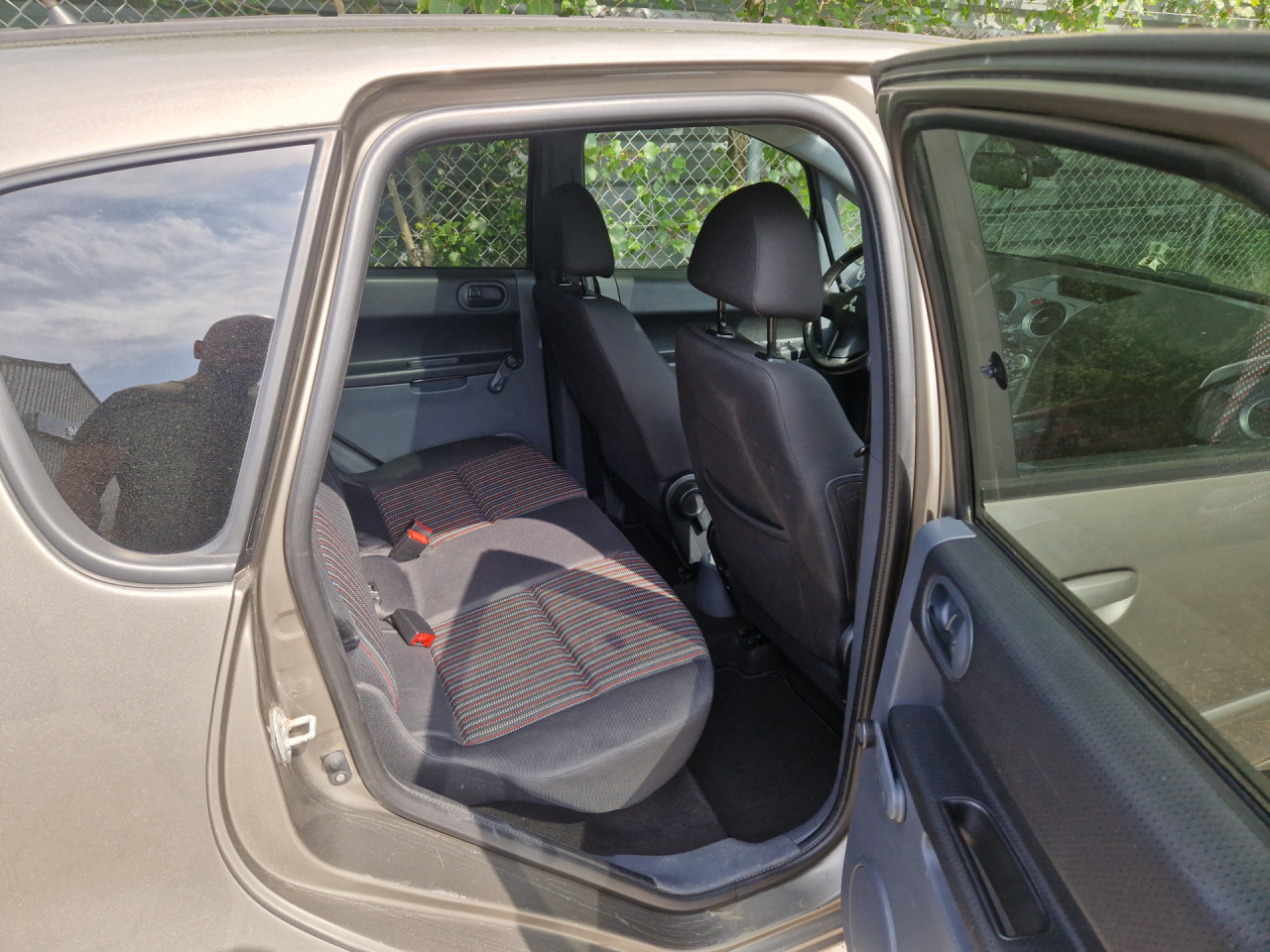 Mitsubishi Colt 1.5 Sky
