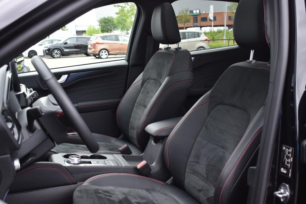 Ford Kuga 2.5 phev st-line x | climate control | adaptieve cruise control |
