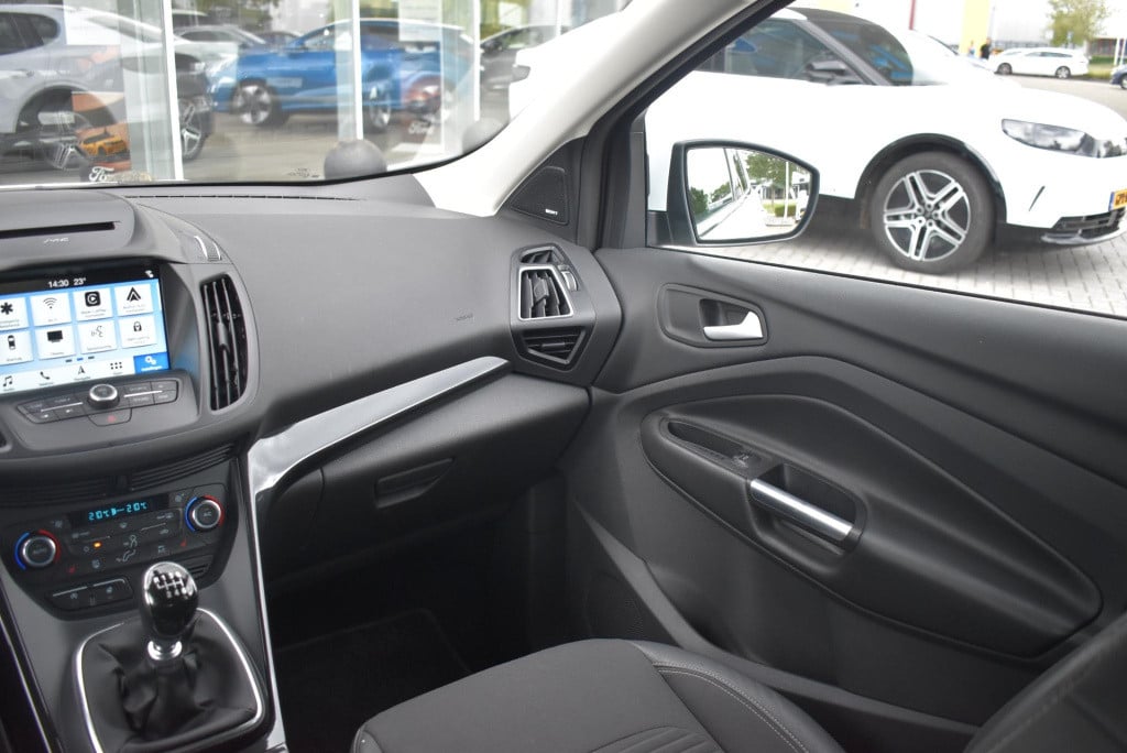Ford Kuga 1.5 ecoboost titanium