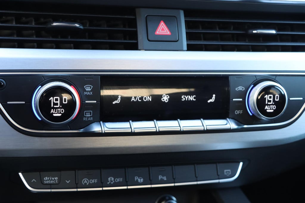 Audi A4 limousine 35 tfsi s edition 150pk s-tronic