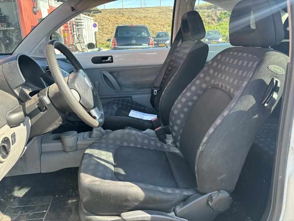 Volkswagen New Beetle 2.0 highline