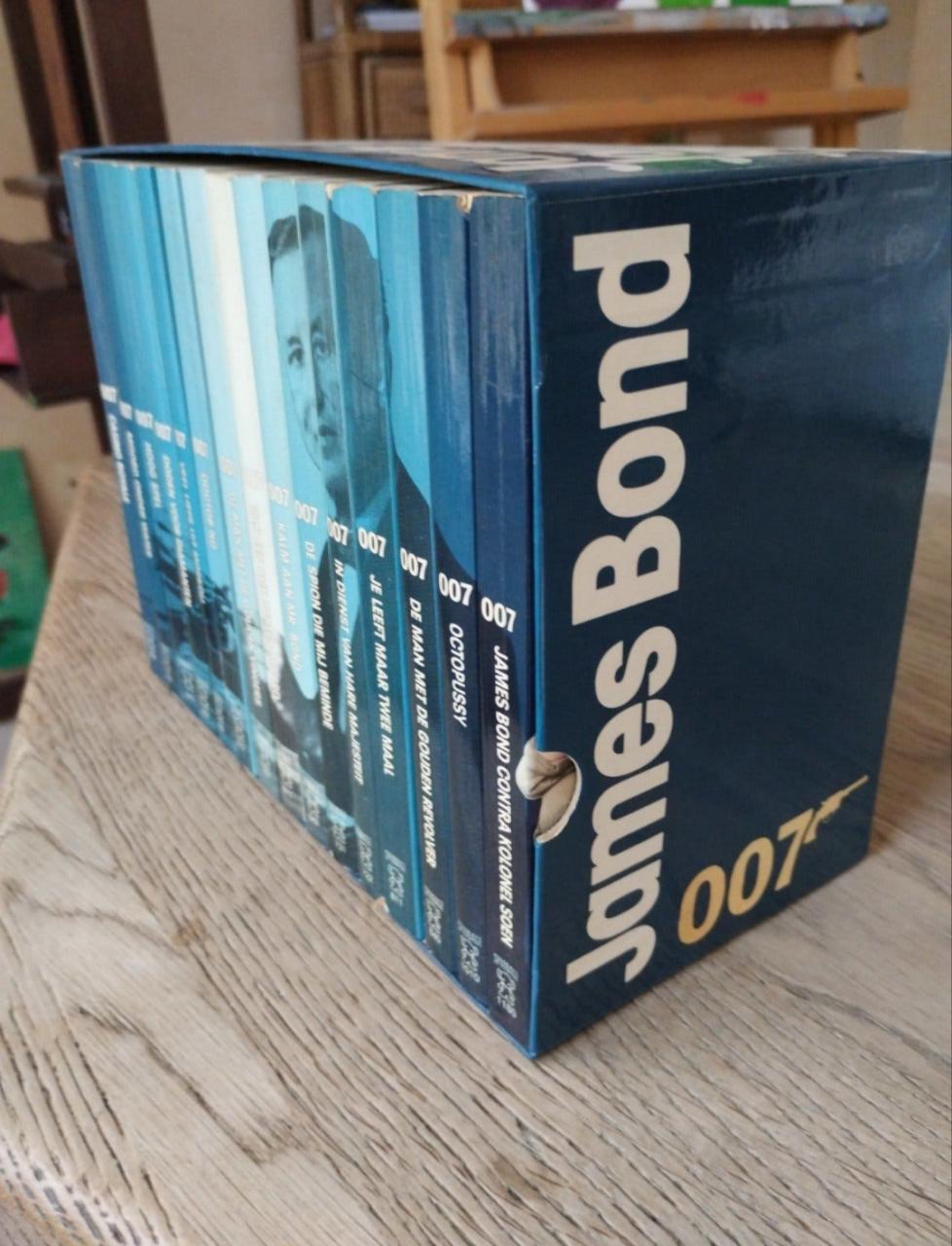 James bond vintage collectie