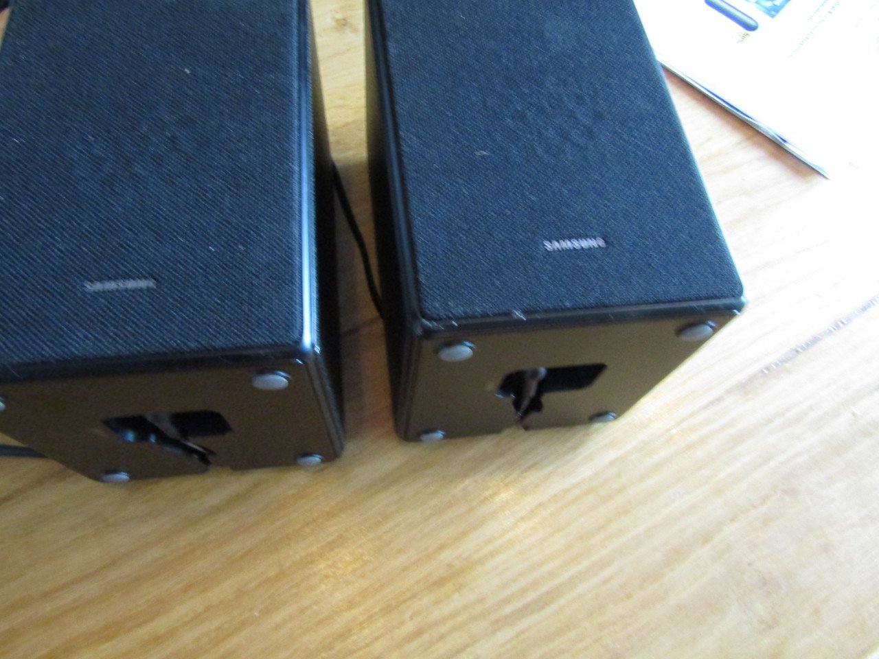 Soundbar surround speakers