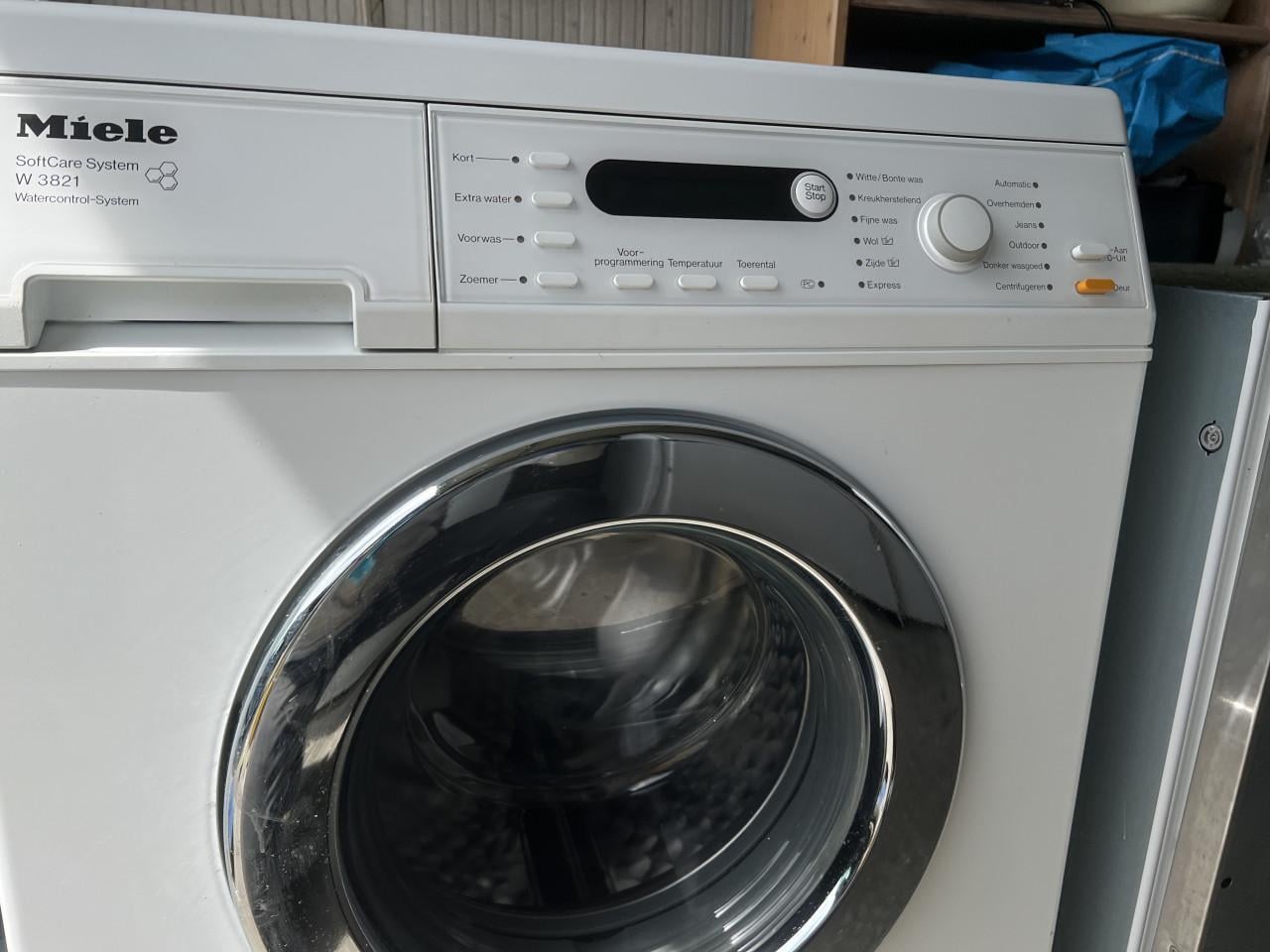 Miele wasmachine 6 kg. 1400 toren bijna niet gebruikt met bon en boekje