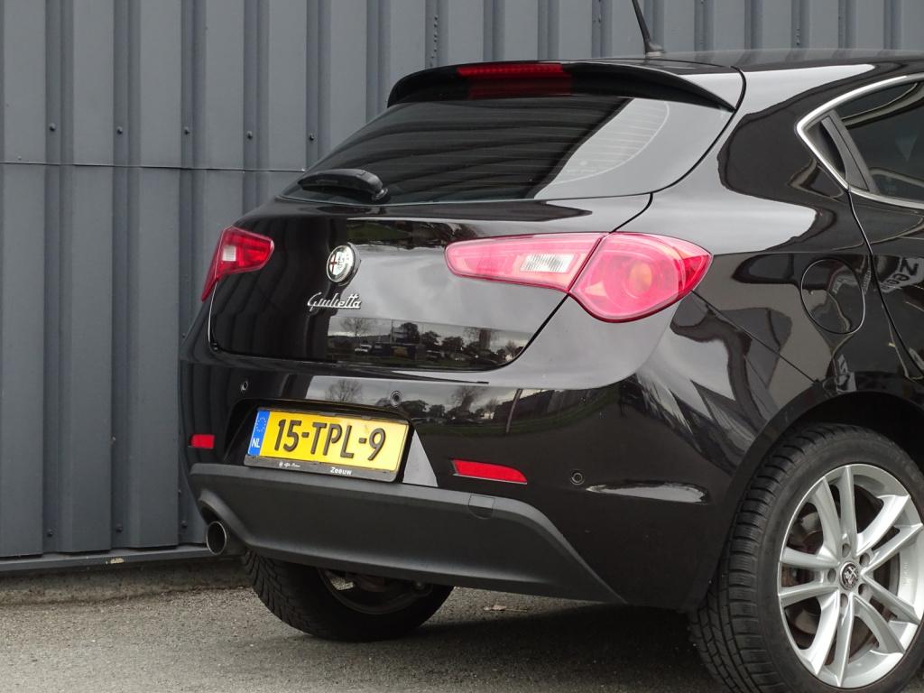 Alfa Romeo Giulietta 1.4 t distinctive 170pk automaat | bluetooth