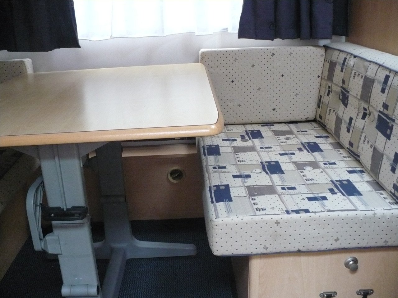 Chateau caravan Calista 390 bj 2003