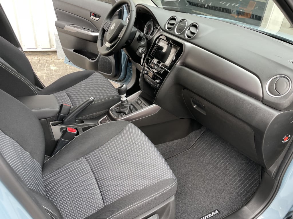 Suzuki Vitara 1.4 boosterjet select smart hybrid