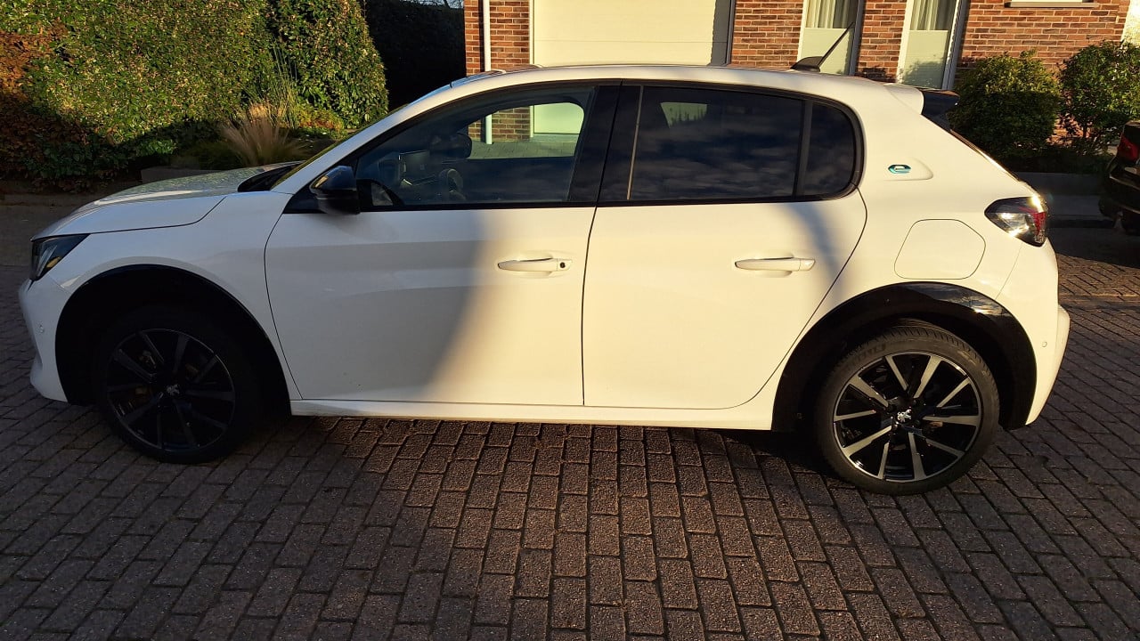 Peugeot e208 GT