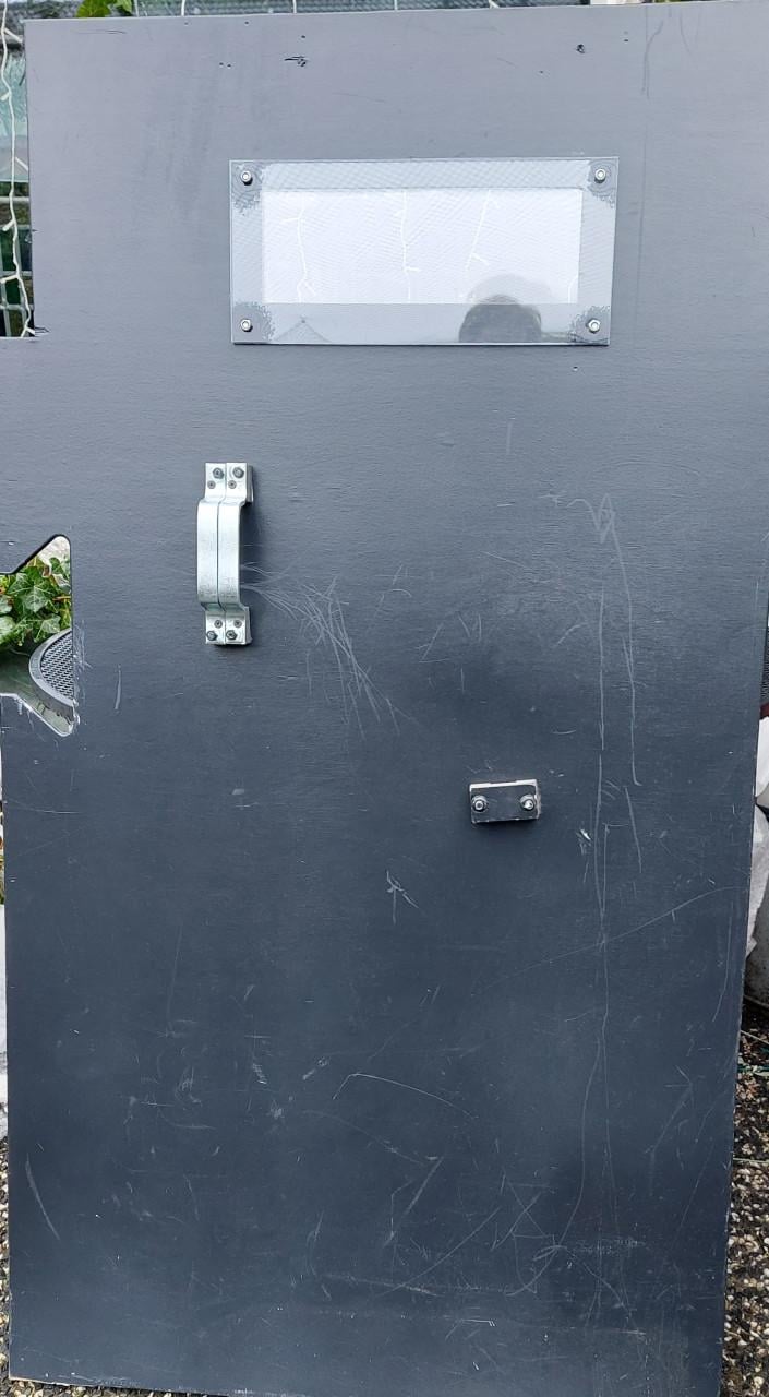 Airsoft Schild 140x78 cm.