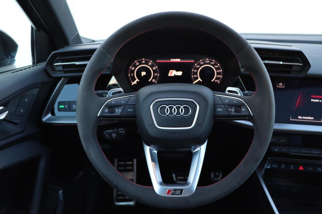 Audi Rs3 limousine 2.5 tfsi quattro | rs dynamic | keramisch | pano | bang 