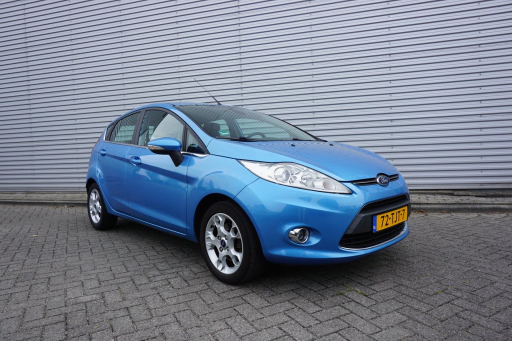Ford Fiesta 1.6 titanium airco / cruise / elektr. ramen /  lm velgen / nap