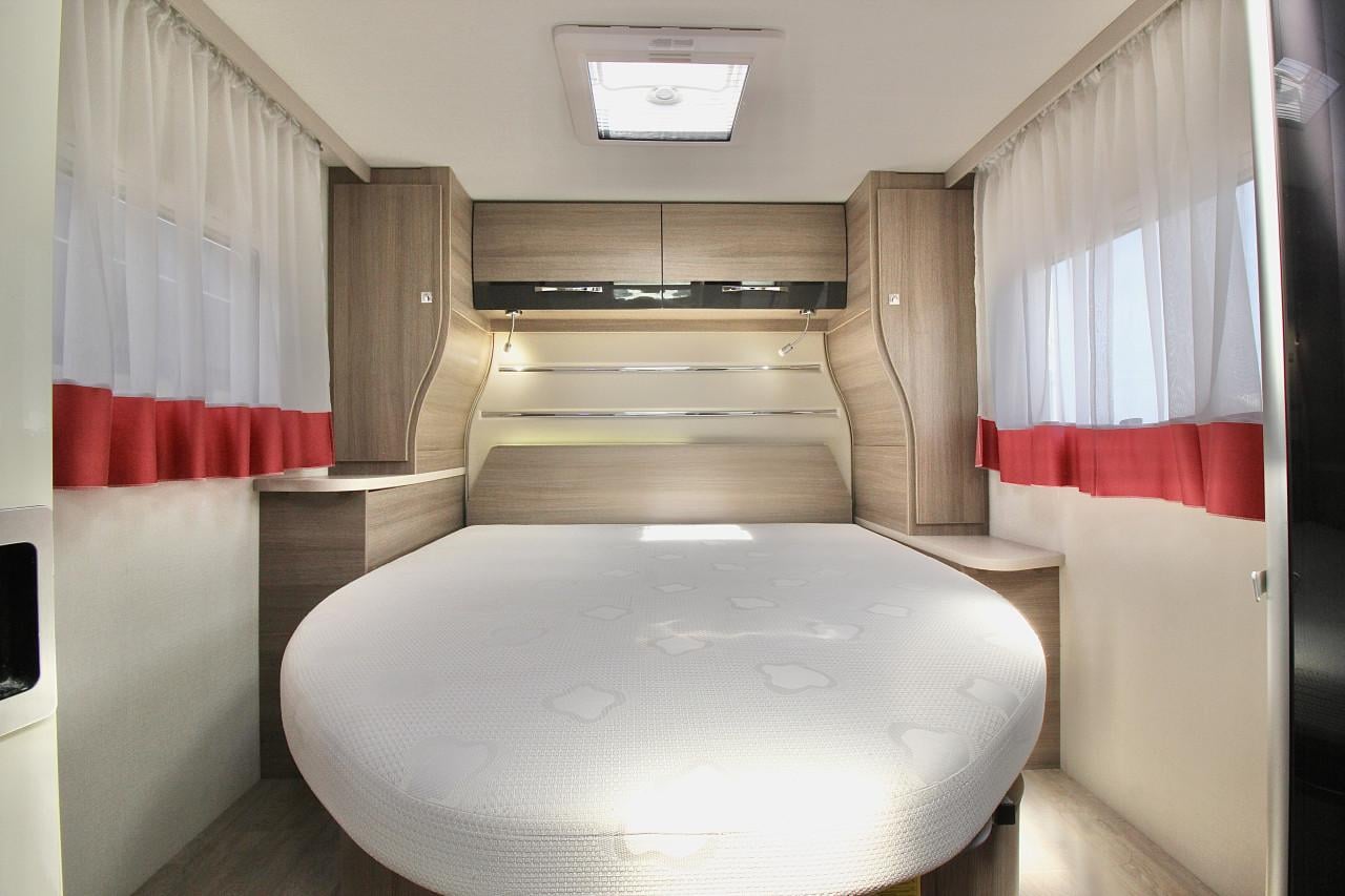 Challenger 288EB (Queensbed+Hefbed, 28000KM!!, ALS NIEUW!!)