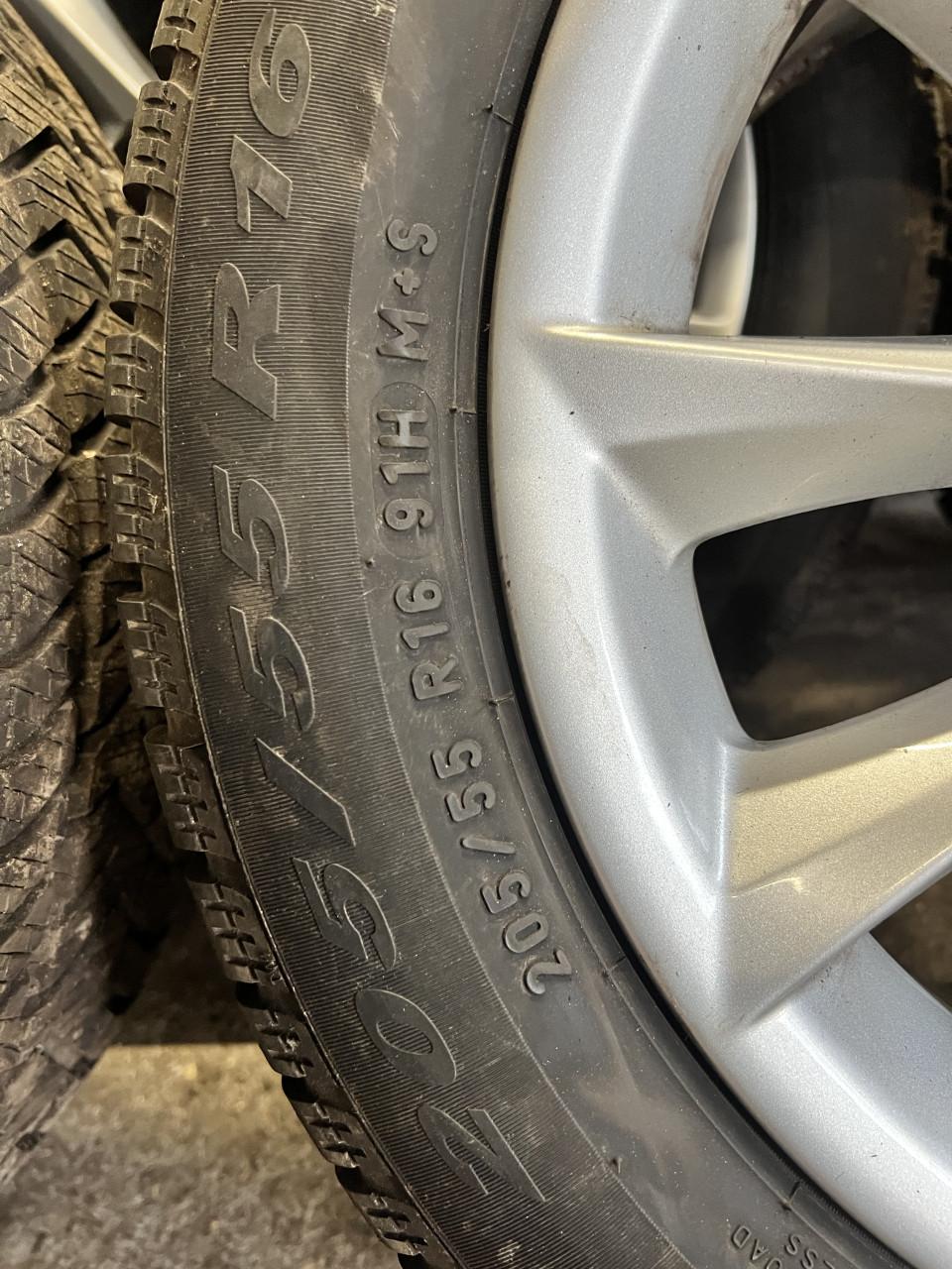 4 licht metalen velgen BMW