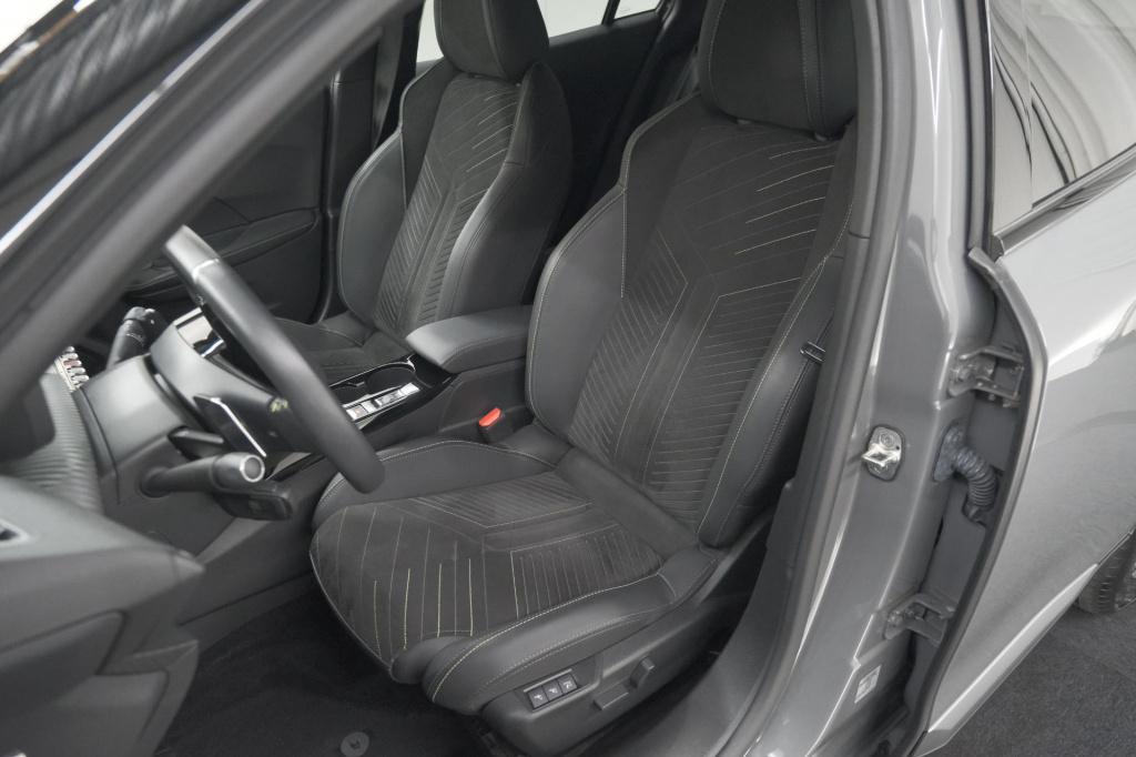 Peugeot 2008 puretech 130 eat8 gt | 360 camera | stoelmassage | adaptieve c