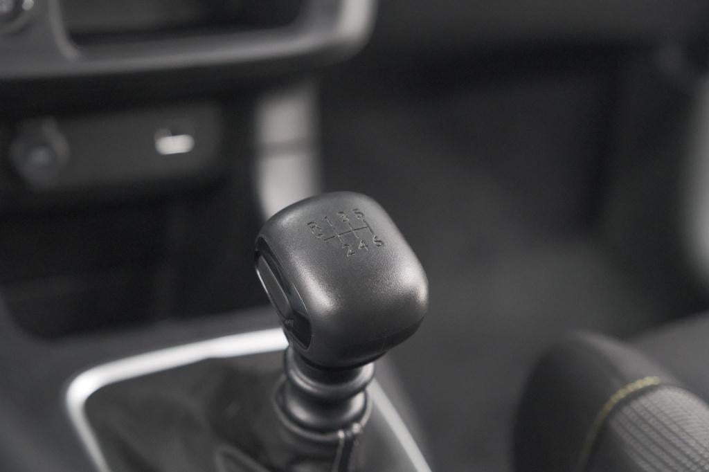 Citroen C3 puretech 110 max | keyless entry/start | camera | navigatie | pa