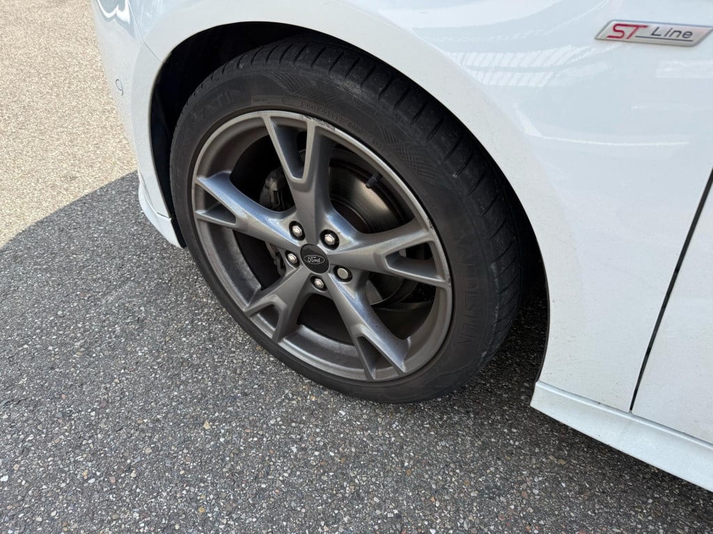 Ford Focus 1.0 st-line | climate control | cruise control | voorruit verwar