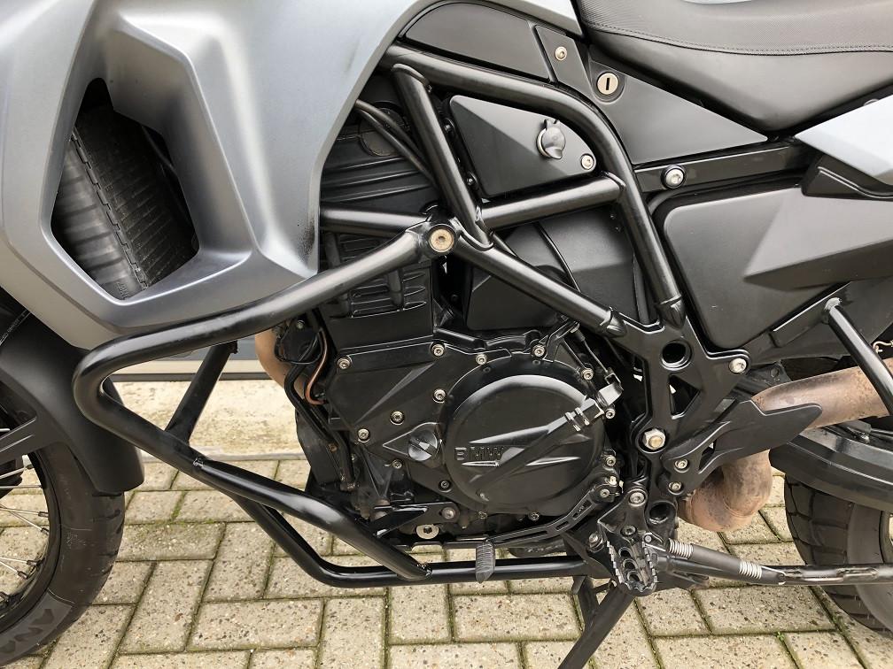 Knappe BMW F800GS uit 2012 met 49 dkm, valbeugel, verstralers etc. €5750,-