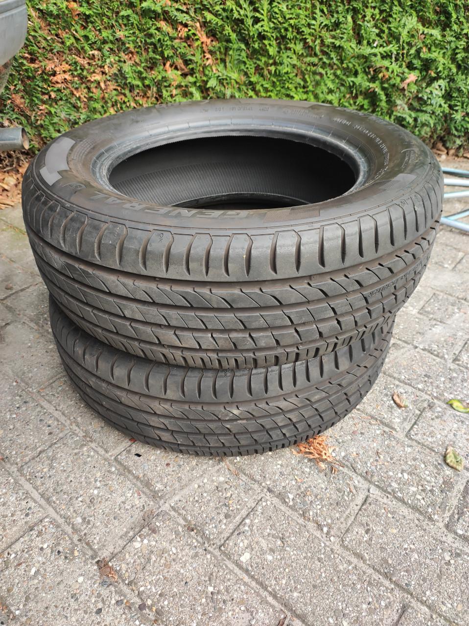 Twee General Altimax One zomerbanden