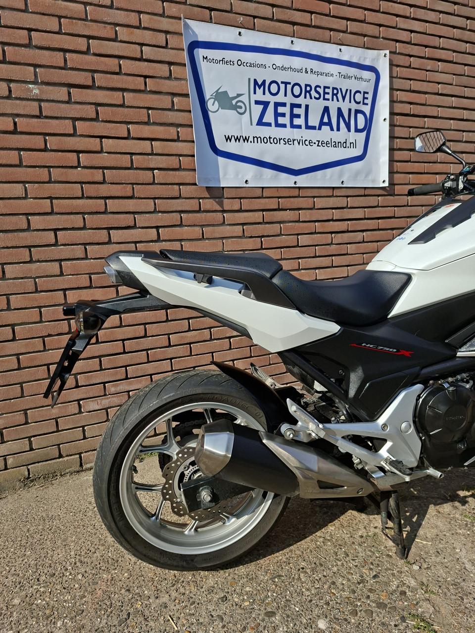Honda NC 750X / NC 750 XA | 2016