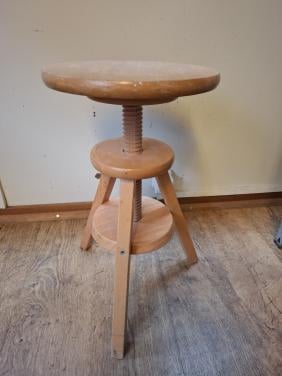 Piano/atelier krukje