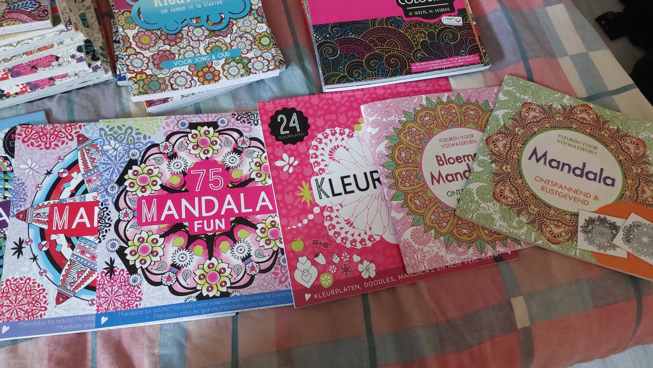72 kleurboeken te koop!