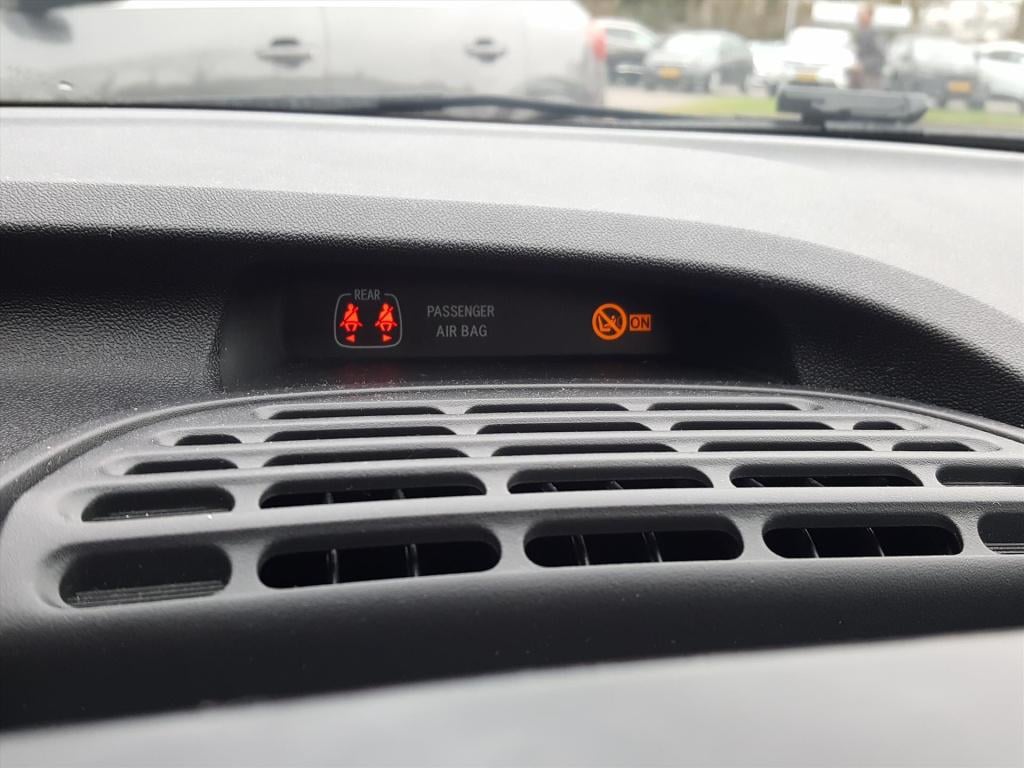 Peugeot 108 1.0 e-vti 72pk 3d allure navigatie via apple carplay & android 