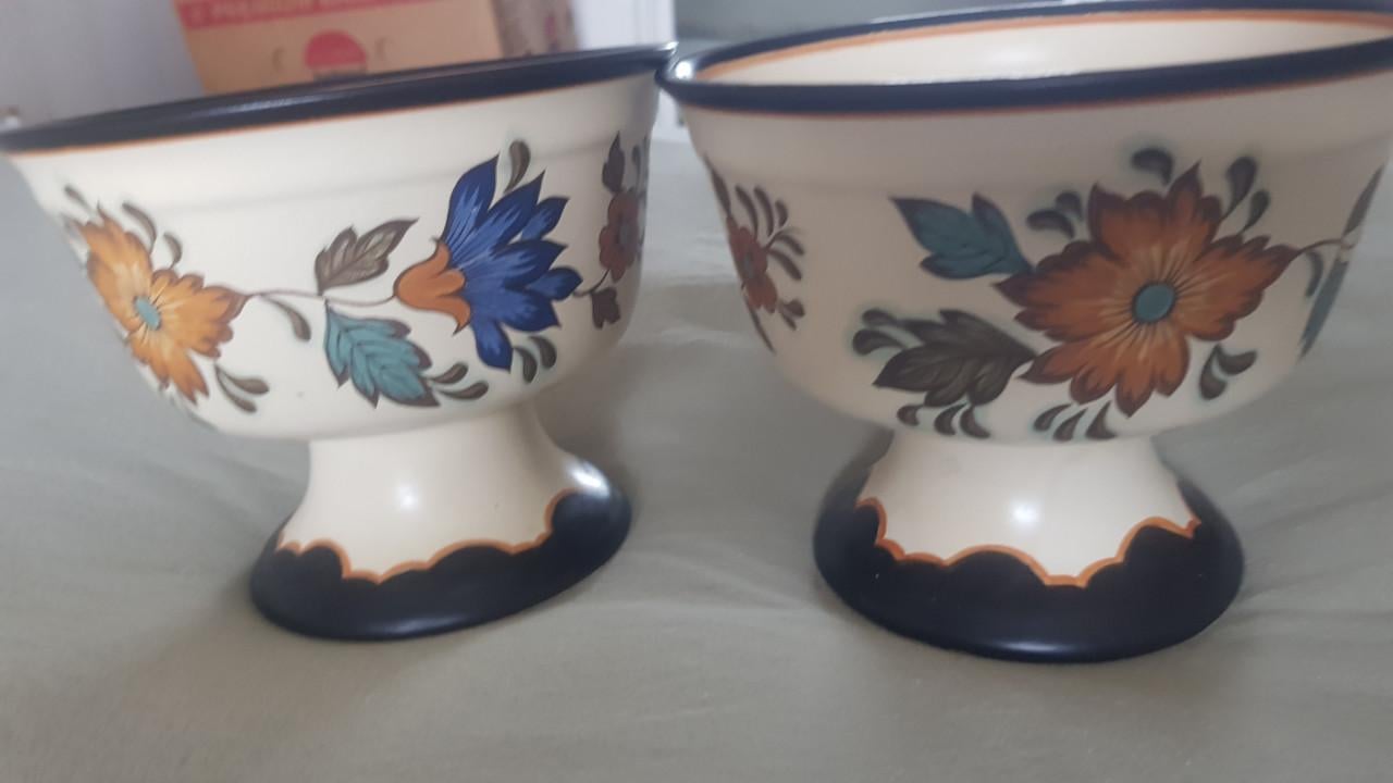 Vazen en meer van Flora plateel