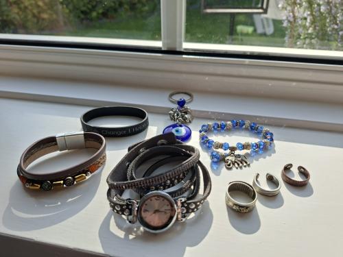 Opruiming armbanden ringen etc