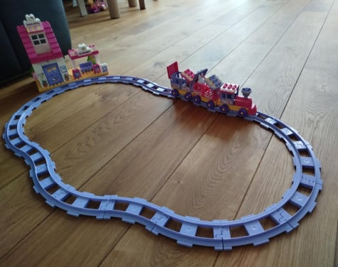 HELLO KITTY TREINBAAN