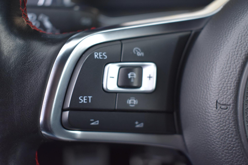 Volkswagen T-roc 1.0 tsi sport | virtual cockpit | trekhaak | camera | nap 