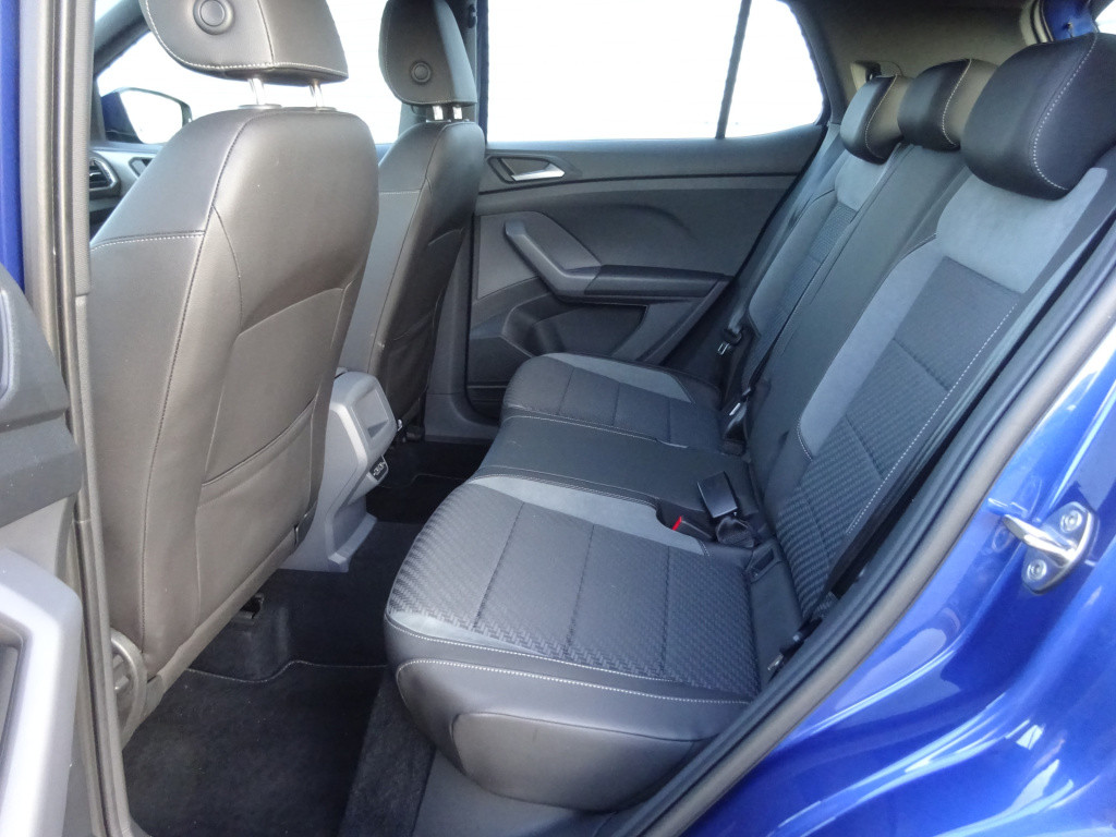 Volkswagen T-cross 1.0 tsi r-line virtual cockpit / camera / lm velgen / cl