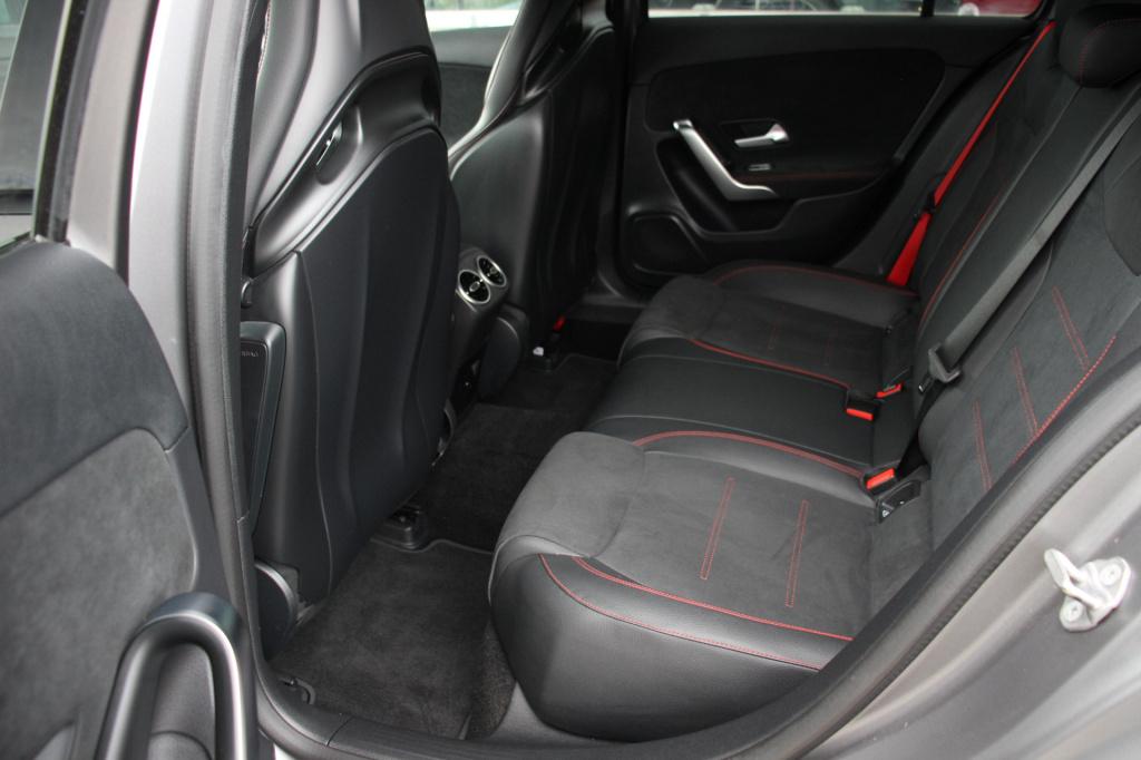 Mercedes-Benz A-Klasse amg 35 4matic premium plus | schaalstoelen | 360 cam