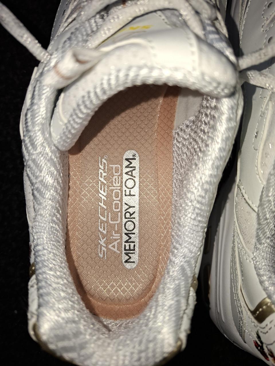 Skechers D'Lites Air-Cooled Memory Foam Sneakers