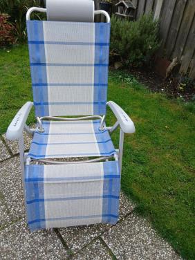 2 grote tuin ( zit/ ligstoelen )