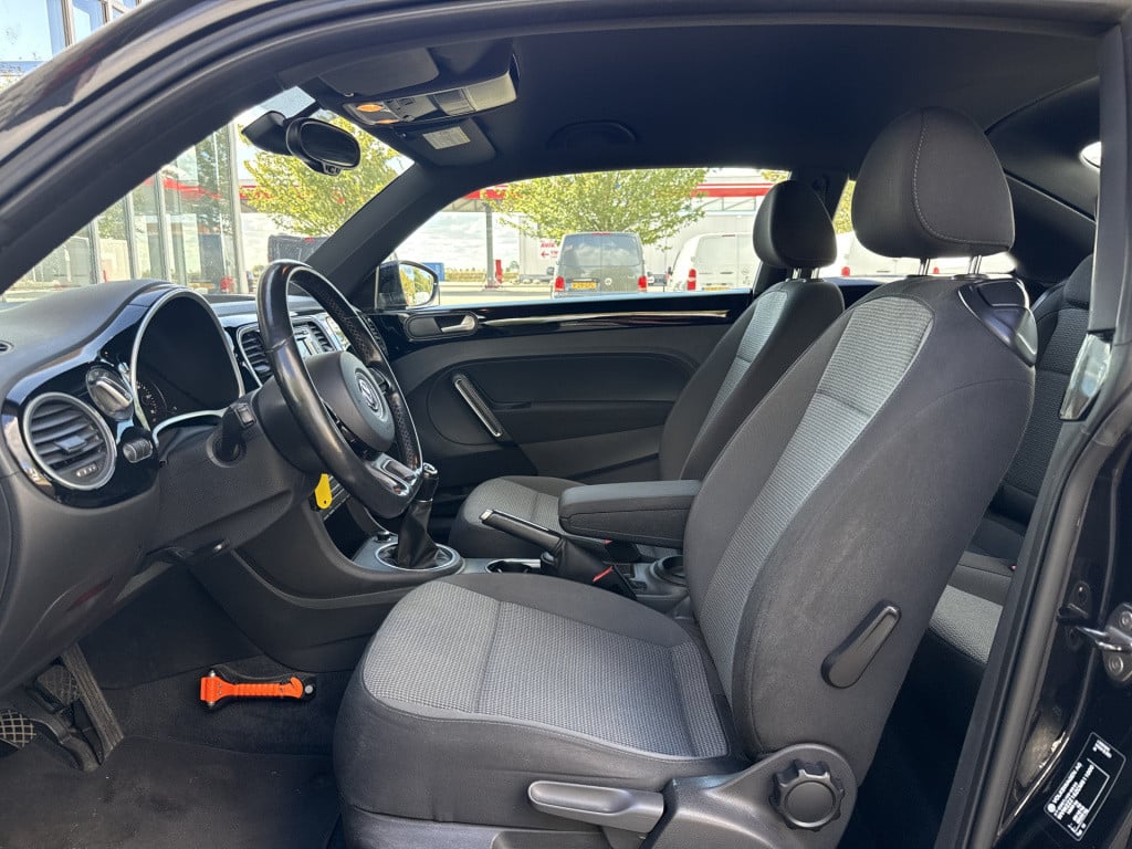Volkswagen New Beetle 1.2 tsi design | nl-auto | navi | airco | cruisec.
