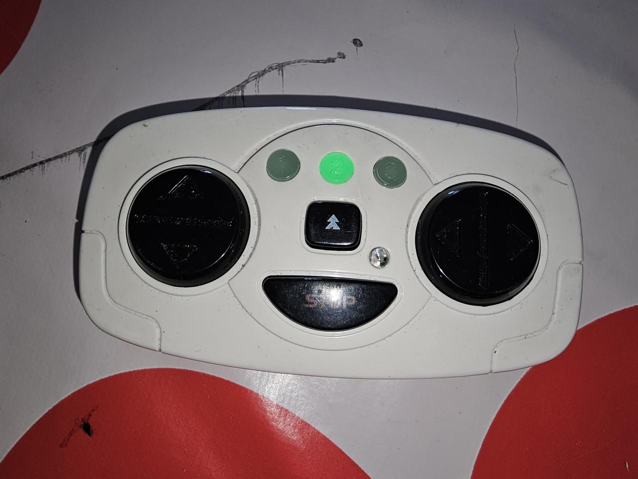 Kinder auto 1 tot 2 jaar met afstand bediening, 4 tot 6 jaar zelf rijden.