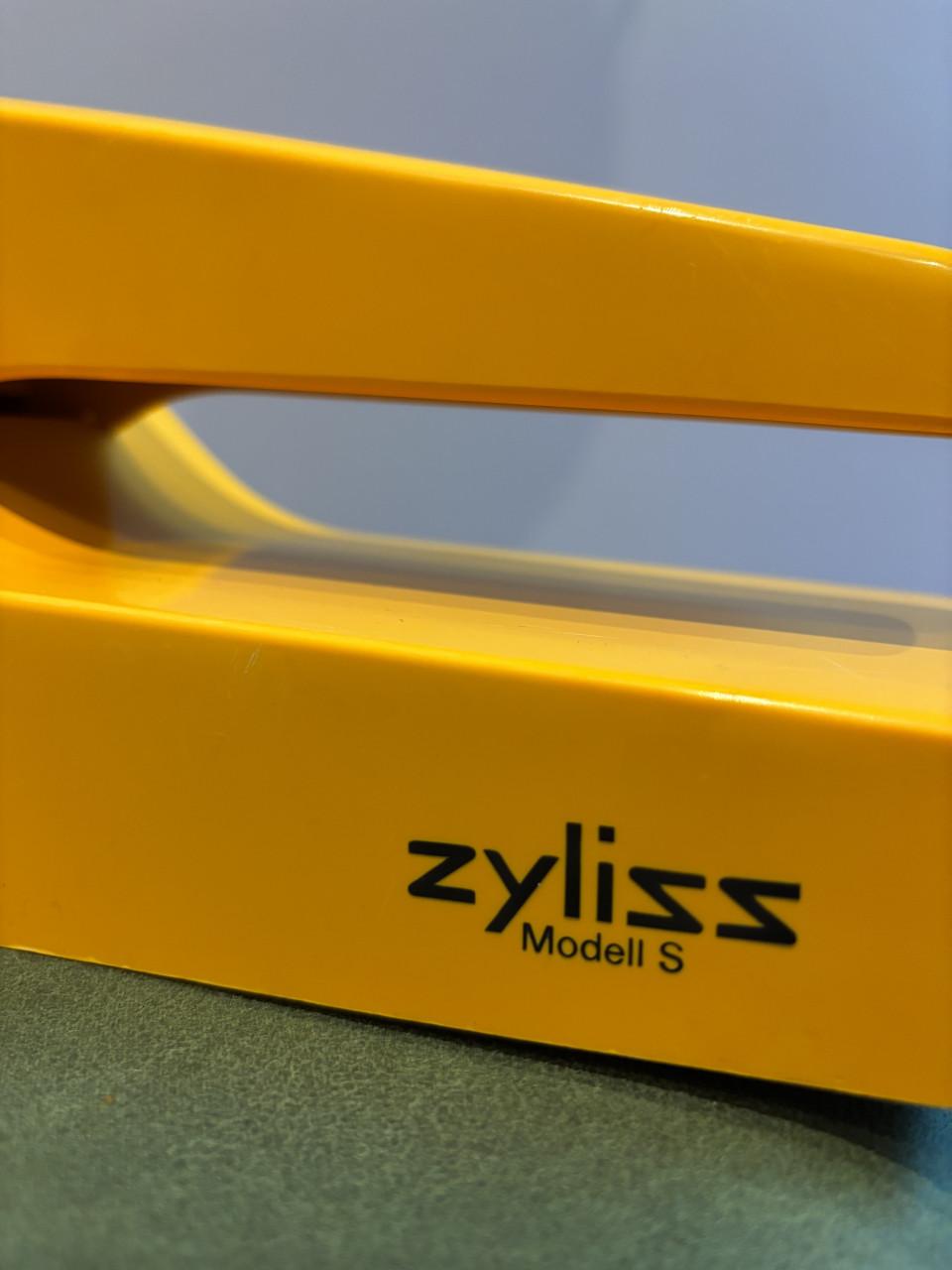 Vintage Zyliss frietsnijder, model S