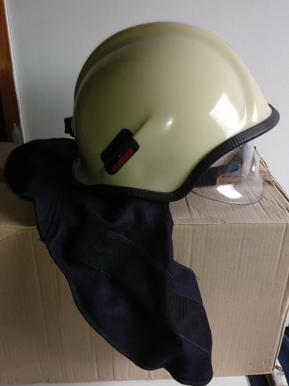 Nieuwe brandweerhelm